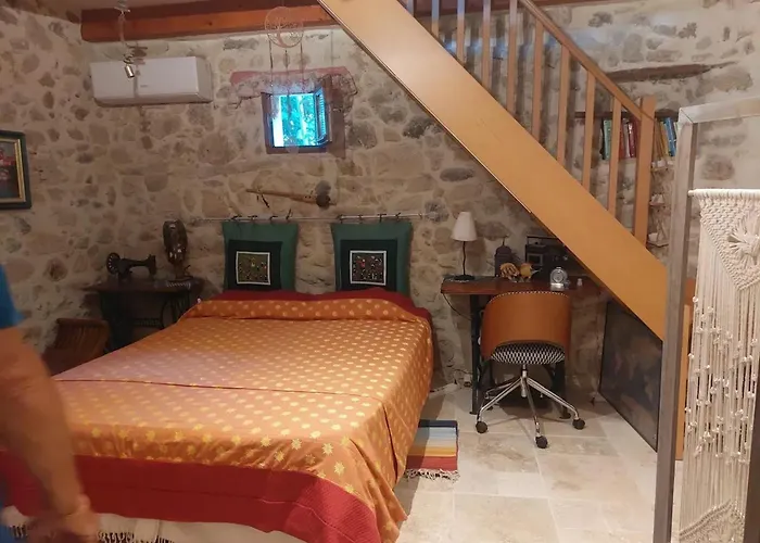 Апартаменты Appartement Confortable A Roujan De 50 M² *