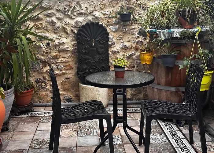 Апартаменты Appartement Confortable A Roujan De 50 M² *